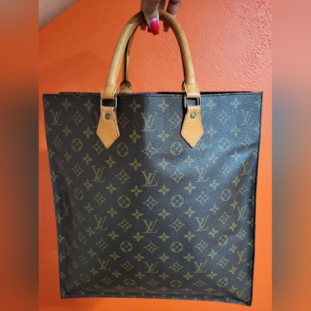 Louis Vuitton Monogram Sac Plat